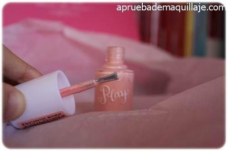 Pincel de los esmaltes de uñas play texture sugar powder nails de Etude House