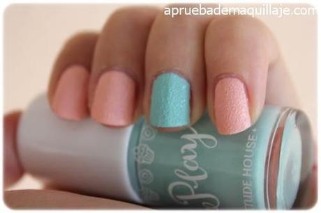 Swatch 2 de los esmaltes de uñas play texture sugar powder nails de Etude House tonos 192 y 194