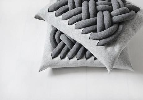 KU ME KO BY SASHA FEFELOVA