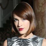 smoky bob con flequillo de lado