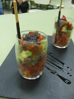 TOMATE-ANCHOA-AGUACATE-PIMIENTO ESCALIBADO-VINAGRETA DE A...