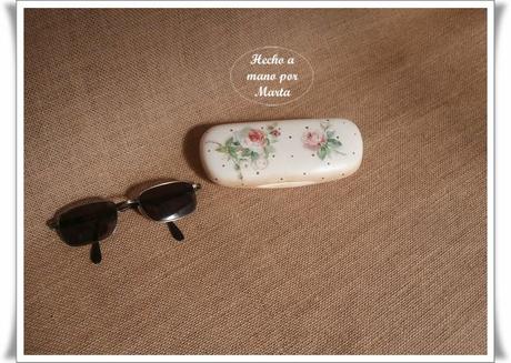 FUNDA DE GAFAS CON DECOUPAGE