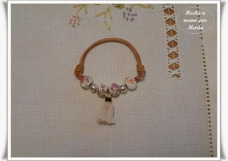 CORAZÓN CON PUNTO DE CRUZ, PULSERA Y REGALO