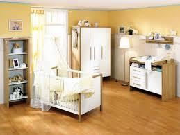 El color amarillo en el dormitorio de bebé