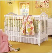 El color amarillo en el dormitorio de bebé