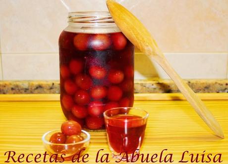 LICOR DE CEREZAS Y GUINDAS EN AGUARDIENTE