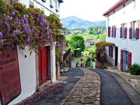 Valle de Xareta, historias de brujas y contrabandistas