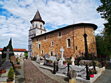 Valle de Xareta, historias de brujas y contrabandistas