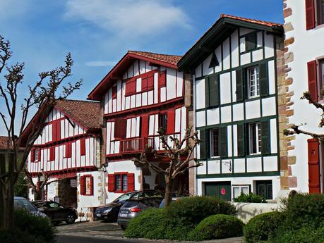 Valle de Xareta, historias de brujas y contrabandistas