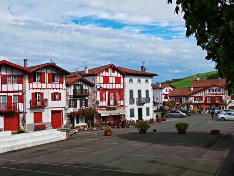 Valle de Xareta, historias de brujas y contrabandistas