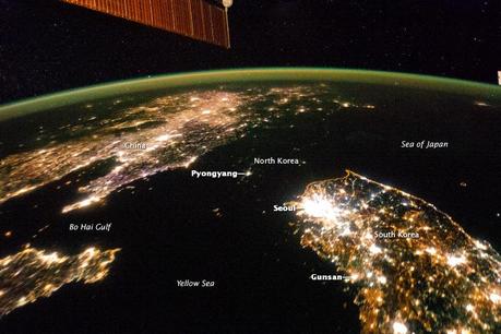 Península Coreana de noche