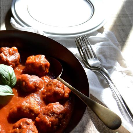 ALBONDIGAS EN SALSA
