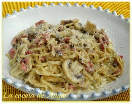 ESPAGUETIS ALLA BOSCAIOLA