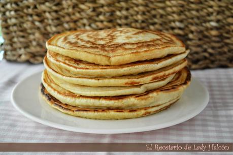 Tortitas americanas sin lactosa y caja Degustabox