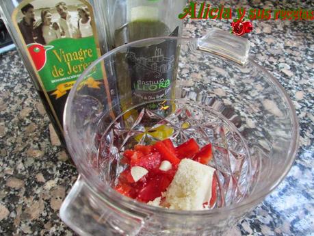 CARPACCIO DE LUBINA CON GELATINA DE SALMOREJO