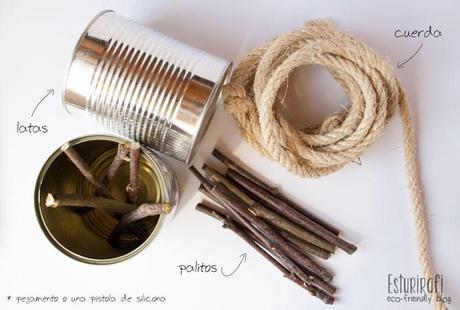 Para hacer estos jarrones, necesitarás: unas latas de conservas, cuerda, palitos cortados todos al mismo tamaño, pegamento o una pistola de silicona caliente si tienes
