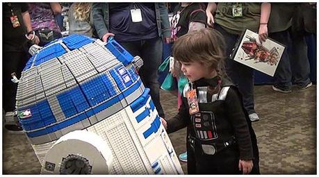 Lego R2-D2 & Darth Lily: El Poder de la Ternura