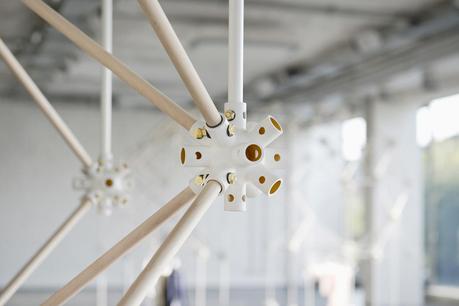 ATOM-COS CONCEPT STORE