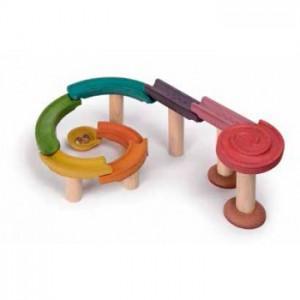 Juguetes para promover la resolución de problemas para un niño con discapacidad circuito-de-canicas