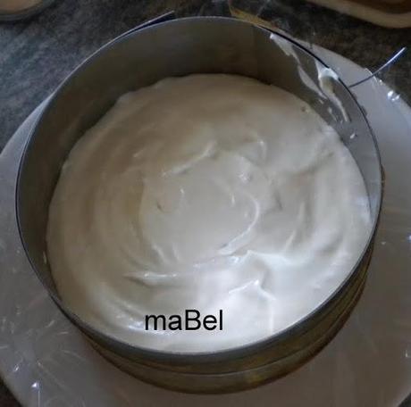 Marquise rellena de crema de melocotón