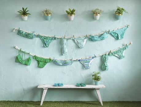 WE'RE GOING TO THE BEACH