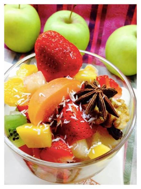 minestrone de frutas de temporda, mozzarella e higo en almíbar