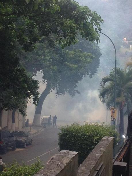 Militares reprimen a militares en Caracas!