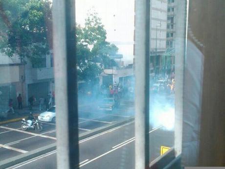 Militares reprimen a militares en Caracas!