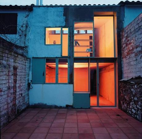 Grafting Architecture: Cataluña viaja a la 14ª Bienal de Venecia. Caldereria petita, rehabilitació d’habitatge entre mitgeres Rodrigo Díaz Wichmann