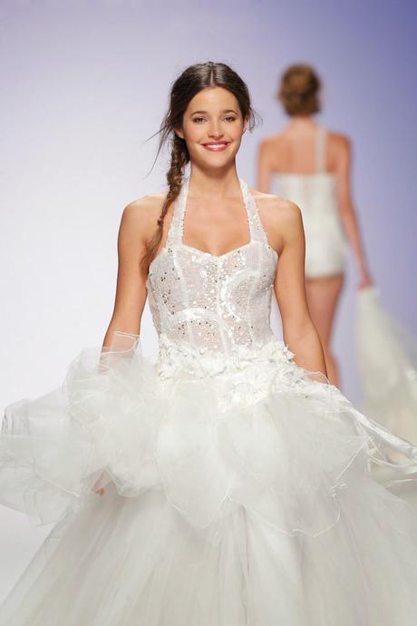 Es Tendencia: escotes muy variados para los vestidos de novia 2015