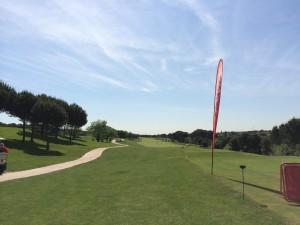 Comenzando el partido desde el hoyo 1.