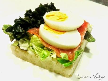  Ensalada de patata, salmón y algas wakame