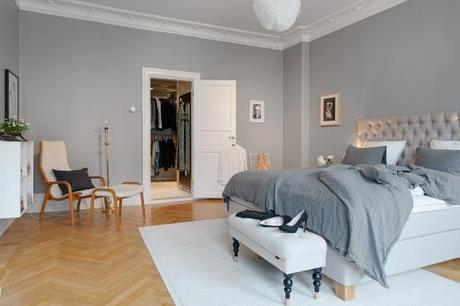 Gris y blanco siempre un acierto walk in closet pisos amplios en gris estilo nórdico escandinavo decoración limpia gris y blanco decoración Gris y blanco decoración en blanco decoración de dormitorios decoración comedores y salones decoración cocinas blancas nórdicas