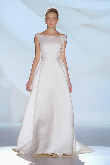 Es Tendencia: escotes muy variados para los vestidos de novia 2015