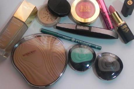 Maquillaje inspirado en nail art: Flores Vintage (look con Deborah)