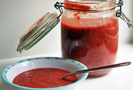 Gazpacho de tomate con cerezas