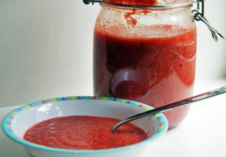 Gazpacho de tomate con cerezas