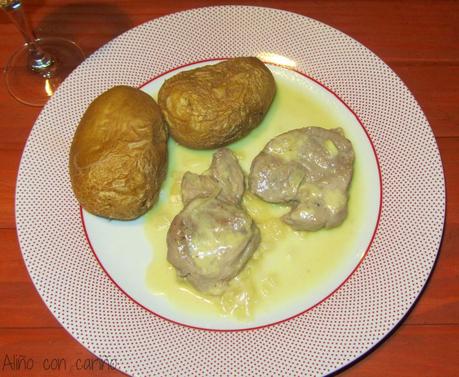 SOLOMILLO DE CERDO EN SALSA DE QUESO CHEDDAR