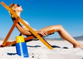 Sol de Janeiro crea cursos para que los tatuadores de Brasil consigan detectar señales de cáncer de piel en sus clientes.