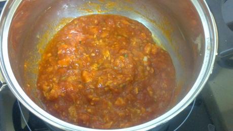 PASTA CON TOMATE Y BECHAMEL AL HORNO PASTA CON TOMATE Y BECHAMEL AL HORNO