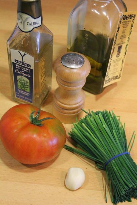 Pastel de setas con vinagreta templada de tomate