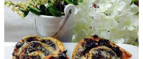 Caracola de hojaldre de morcilla y pera