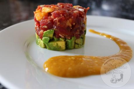 TARTAR DE ATUN ROJO CON AGUACATE Y MANGO