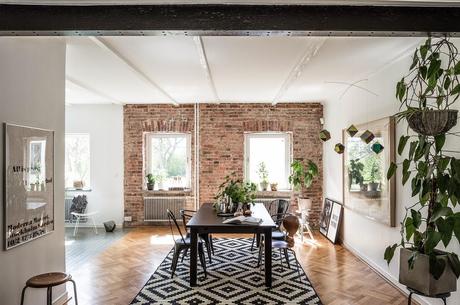 ESTILO NÓRDICO INDUSTRIAL EN UN TALLER DE CARPINTERÍA RECONVERTIDO EN VIVIENDA