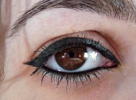Moisturizing lip gloss (gloss no pegajoso) y eye glow (sombra de ojos) de Isadora