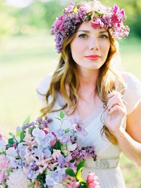 Recogidos y peinados de novia con flores naturales