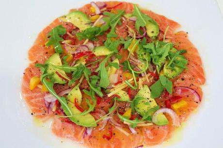 De Italia a Perú con un Carpaccio-Ceviche de salmón