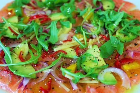 De Italia a Perú con un Carpaccio-Ceviche de salmón