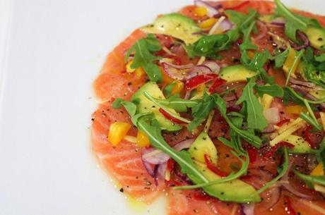 De Italia a Perú con un Carpaccio-Ceviche de salmón