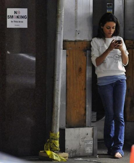 HOW TO WEAR JEANS FOR SPRING